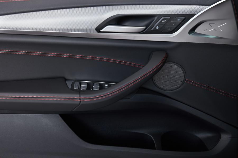 Детали интерьера BMW X4 M40d (G02) 2018 года  (WW) (фото 182 из 213)